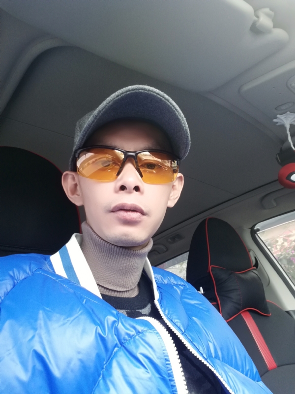 愿得一人心的第一张照片--黔东蓝颜知己交友网