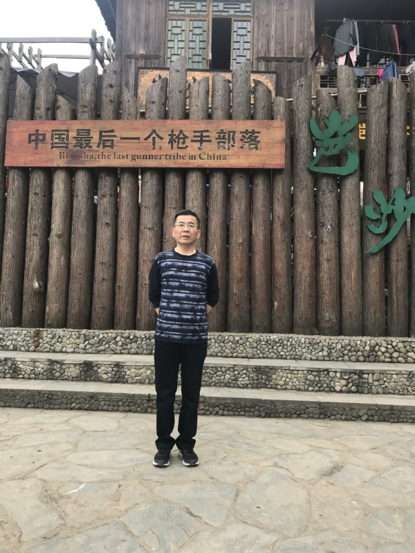 屯里的富豪的第一张照片--黔东蓝颜知己交友网